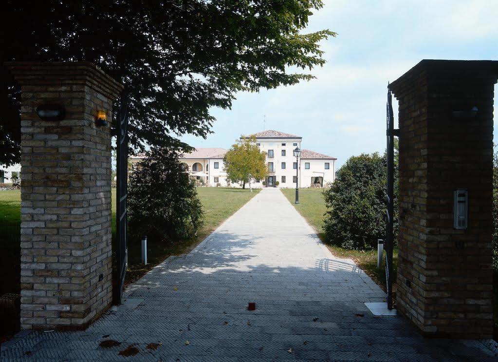 Hotel Villa Dei Carpini Oderzo Luaran gambar